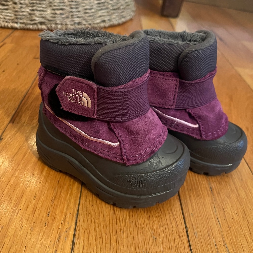 The North Face Kids Boots - Plum and Charcoal
